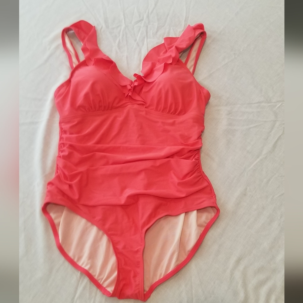 NEW Women's One Piece Swimsuit NWOT